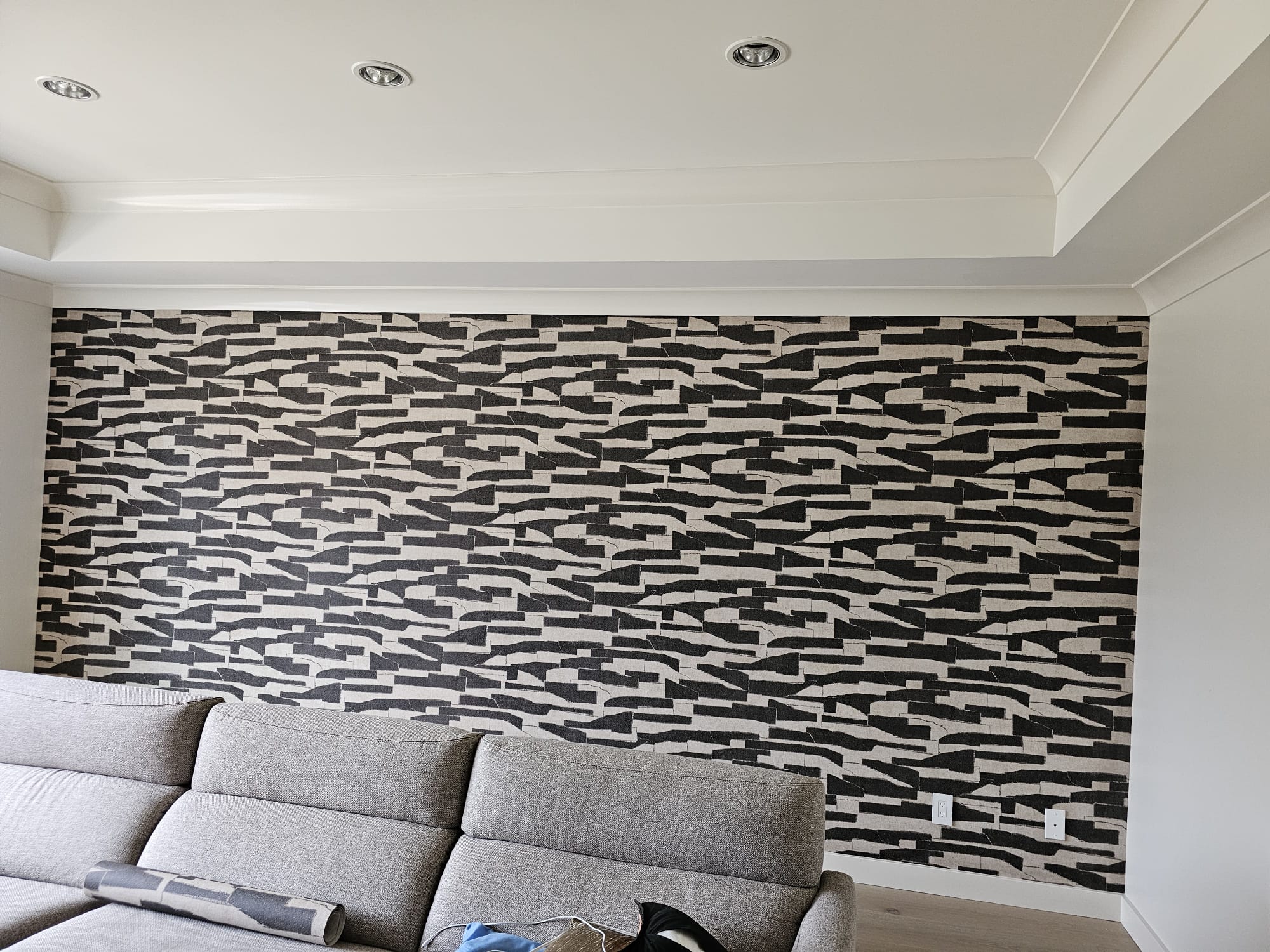 B&W geometric wallpaper